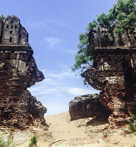 Alamparai Fort